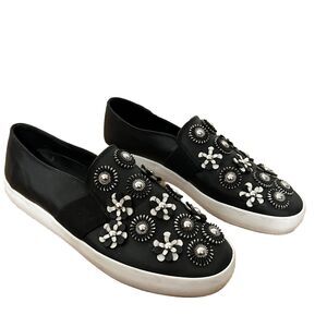 VC John Camuto Sneakers size 8 Women’s Black Leather Floral Embellished Slip On